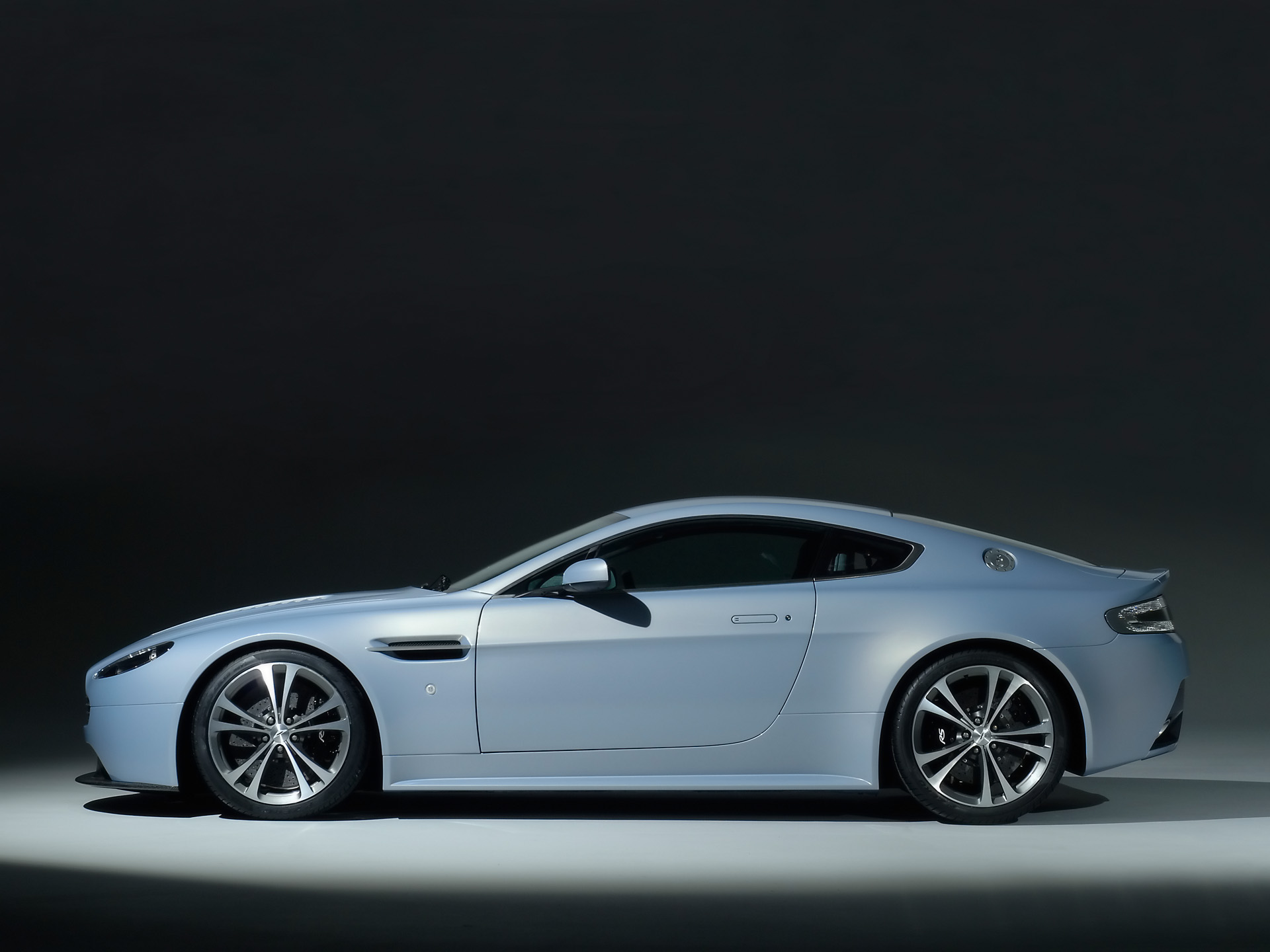 2007-Aston-Martin-V12-Vantage-RS-Side-1920x1440