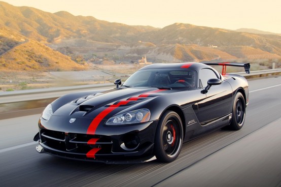 dodge-viper-srt-10-554x368