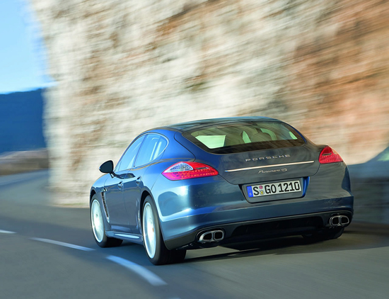 2010-porsche-panamera-2